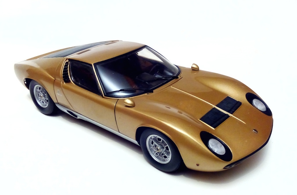 Lamborghini Miura 1/18ゴールド Kyosho Kyosho Lamborghini Miura P400 1/18 - DiecastSociety.com