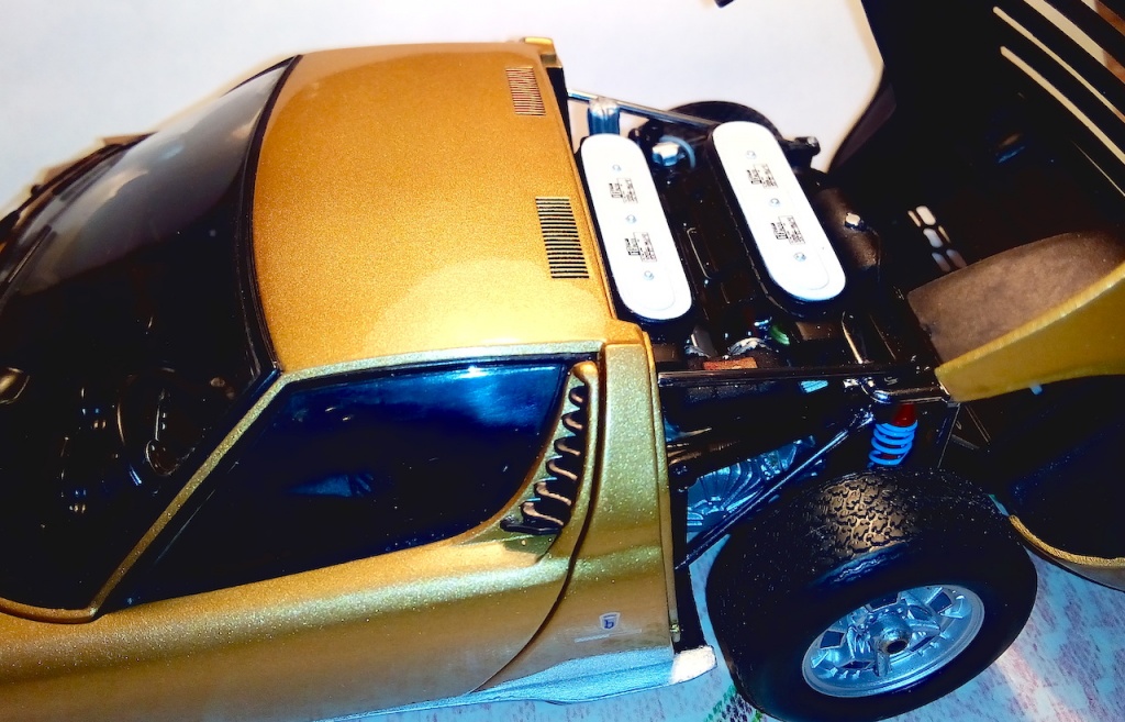 Lamborghini Miura 1/18ゴールド Kyosho Kyosho - Lamborghini Miura SVR (Black/Gold) 1:18 Scale Model Car