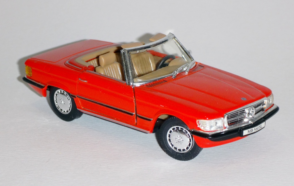 Mercedes Benz 560 SL (R107) Roadster 1\43 (Cararama)