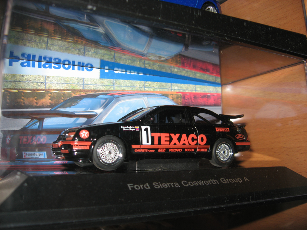 AUTOart   RS500 Cosworth 1987 Groop A "Texaco"