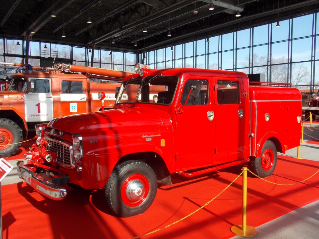 International Harvester B 120 1960 (1)