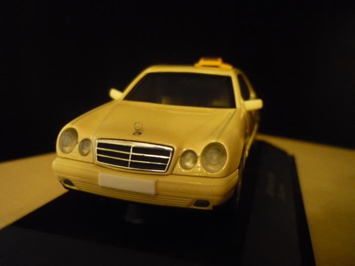 Mercedes-Benz - W210()(HERPA)